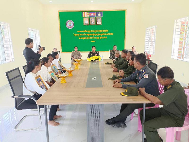 ស.អ.ក ខេត្តកំពង់ឆ្នាំង ប្រគល់ថវិកាបេឡាមរណសង្គ្រោះជូនដល់គ្រួសារសពអតីតយុទ្ធជនចំនួន ៤គ្រួសារ  - Image 2