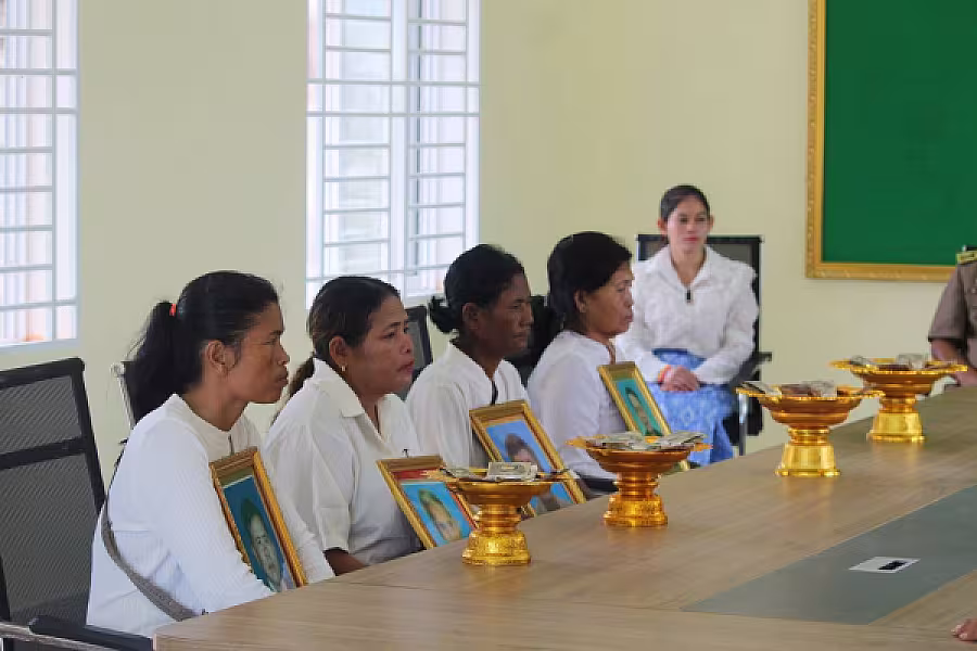 ស.អ.ក ខេត្តកំពង់ឆ្នាំង ប្រគល់ថវិកាបេឡាមរណសង្គ្រោះជូនដល់គ្រួសារសពអតីតយុទ្ធជនចំនួន ៤គ្រួសារ  - Image 7