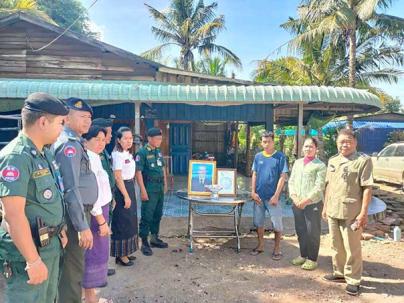 ស.អ.ក ខេត្តបន្ទាយមានជ័យ នាំយកថវិកាបេឡាមរណសង្គ្រោះជូនដល់គ្រួសារសពអតីតយុទ្ធជនចំនួន ២គ្រួសារ - Image 2