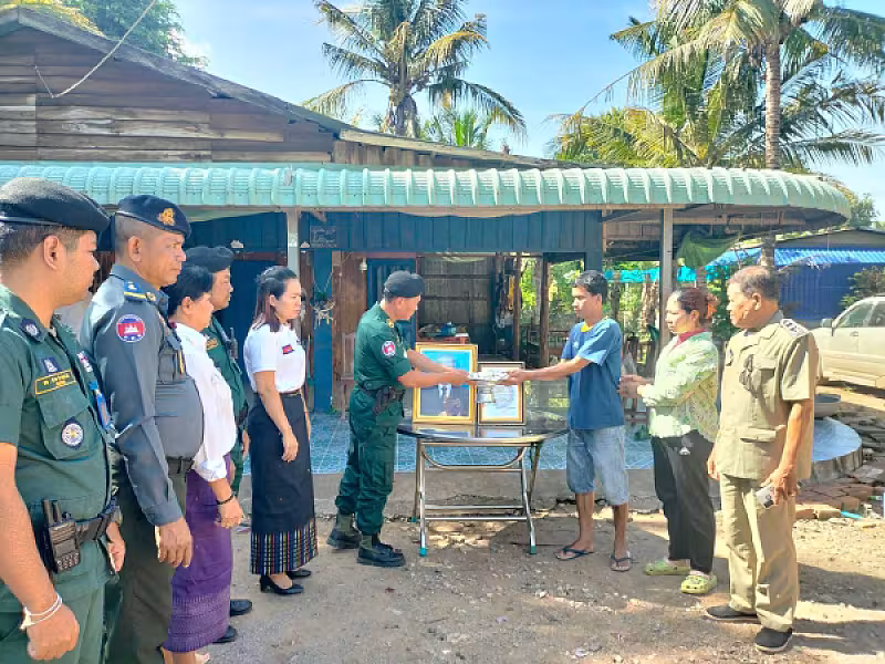 ស.អ.ក ខេត្តបន្ទាយមានជ័យ នាំយកថវិកាបេឡាមរណសង្គ្រោះជូនដល់គ្រួសារសពអតីតយុទ្ធជនចំនួន ២គ្រួសារ - Image 4