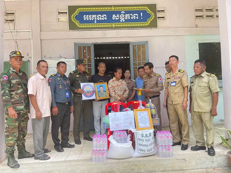 ស.អ.ក ខេត្តតាកែវ នាំយកថវិកាបេឡាមរណសង្រ្គោះជូនគ្រួសារសពអតីតយុទ្ធជនចំនួន ៣គ្រួសារ  - Image 4