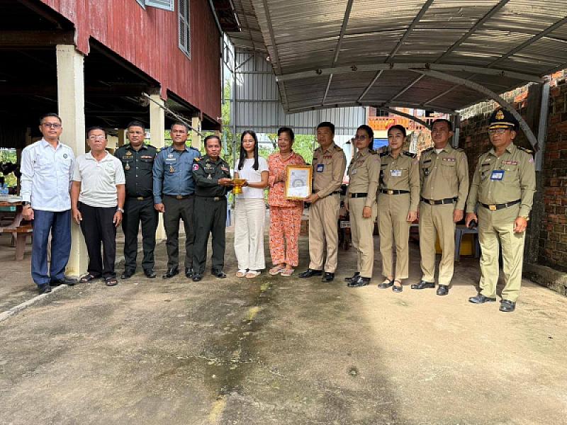 ស.អ.ក ខេត្តក្រចេះ នាំយកថវិកាបេឡាមរណសង្រ្គោះជូនគ្រួសារសពអតីតយុទ្ធជនចំនួន ៣គ្រួសារ  - Image 5