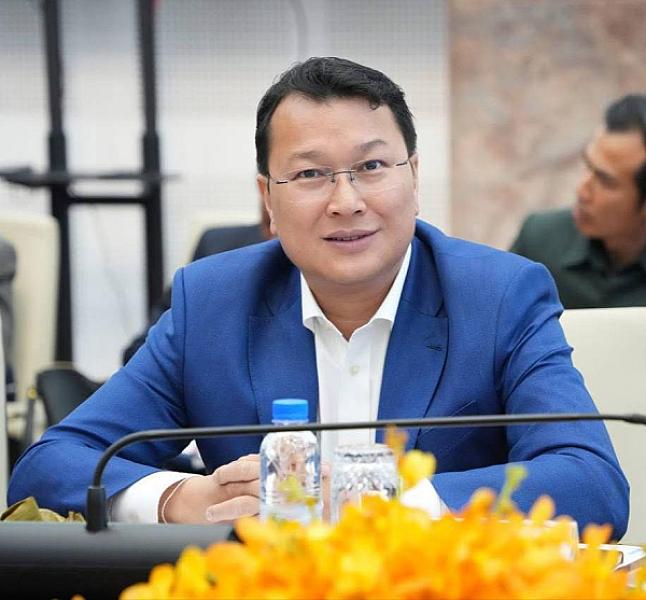 ឯកឧត្តម ឌិត ទីណា រដ្ឋមន្រ្តីក្រសួងកសិកម្ម រុក្ខាប្រមាញ់ និងនេសាទ បានឧបត្ថម្ភថវិកា ៥០០០ដុល្លា ដើម្បីរៀបចំមហាសន្និបាតវិសាមញ្ញទូទាំងប្រទេស តំណាងសមាគមអតីតយុទ្ធជកម្ពុជា