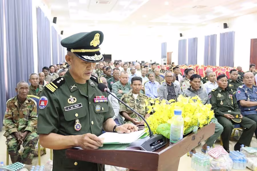 ឯកឧត្តម ថង សាវុន អភិបាលខេត្តមណ្ឌលគិរី នាំយកថវិកា និងអំណោយជូនអតីតយុទ្ធជន ១០០នាក់ ក្នុងឱកាសបុណ្យភ្ជុំបិណ្ឌ  - Image 8