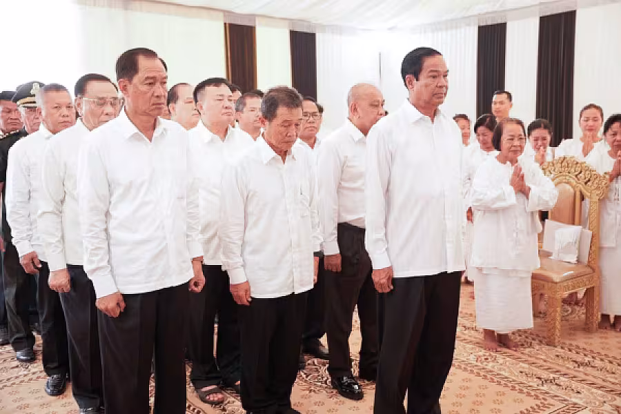 ឯកឧត្តម នាយឧត្តមសេនីយ៍កិត្តិសង្គហបណ្ឌិត គន់ គីម បានដឹកនាំគណៈប្រតិភូ និងឯកឧត្តម អគ្គលេខាធិការរង ស.អ.ក អញ្ជើញគោរពវិញ្ញាណក្ខន្ធសព ឯកឧត្តម ឧត្តមសេនីយ៍ឯក ច័ន្ទ លំផាត់ - Image 6