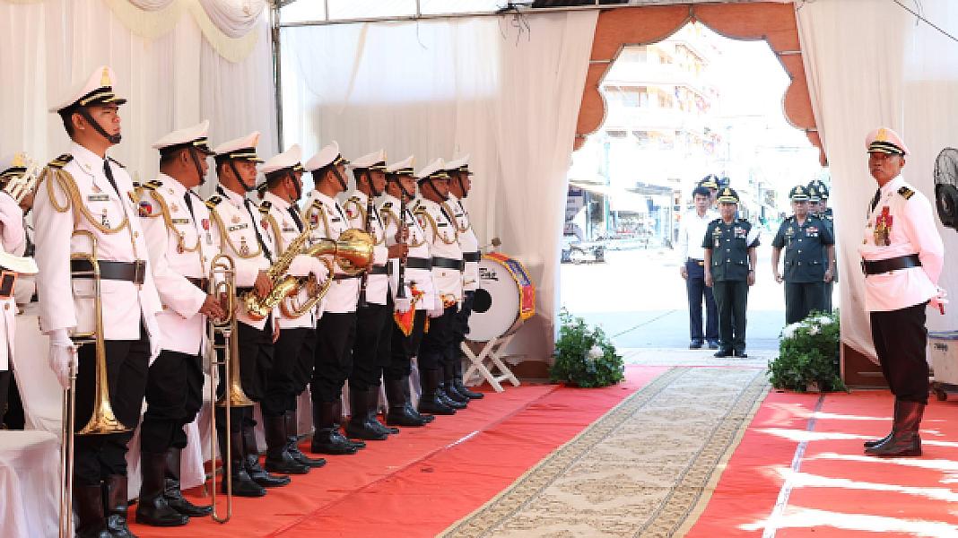 ឧត្ដមសេនីយ៍​ទោ សោម​ ស៊ុន​ បាន​ដឹកនាំ​សហការី​ នៃក្រុម​លេខាធិការដ្ឋាន​សមាគមអតីតយុទ្ធជនកម្ពុជា​ ខេត្ត​កំពង់ធំ​ ទៅ​គោរព​វិញ្ញាណក្ខន្ធ​ឯកឧត្តម​ ឧត្ដមសេនីយ៍​ឯក ​ច័ន្ទ​ លំផាត់ - Image 7