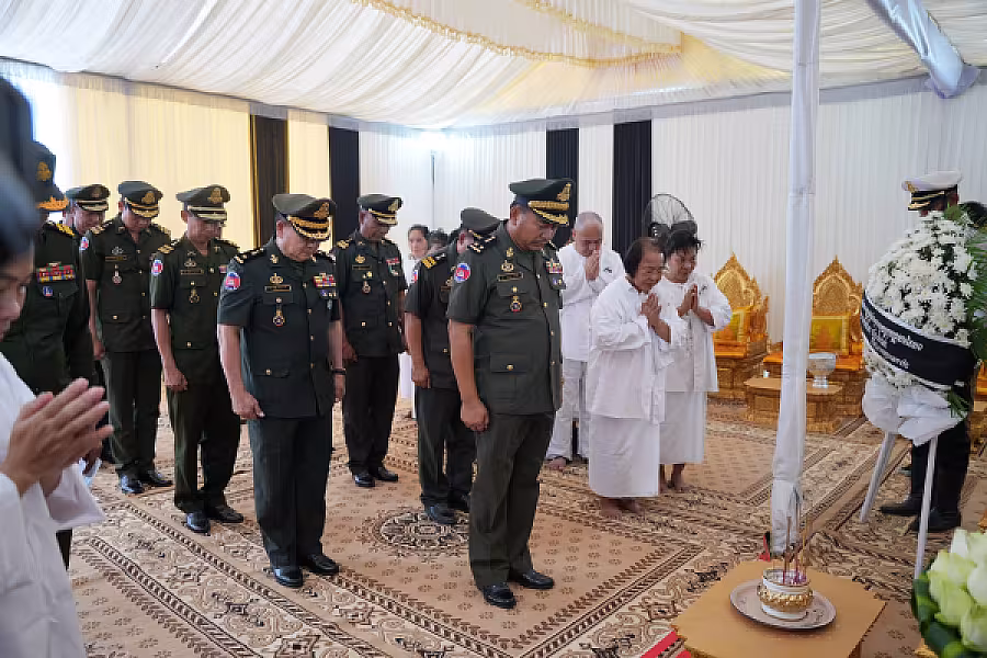 ឧត្តមសេនីយ៍ទោ ចេង ផាន់ អញ្ជើញគោរពវិញ្ញាណក្ខន្ធសព ឯកឧត្តម ឧត្តមសេនីយ៍ឯក ច័ន្ទ លំផាត់ - Image 6