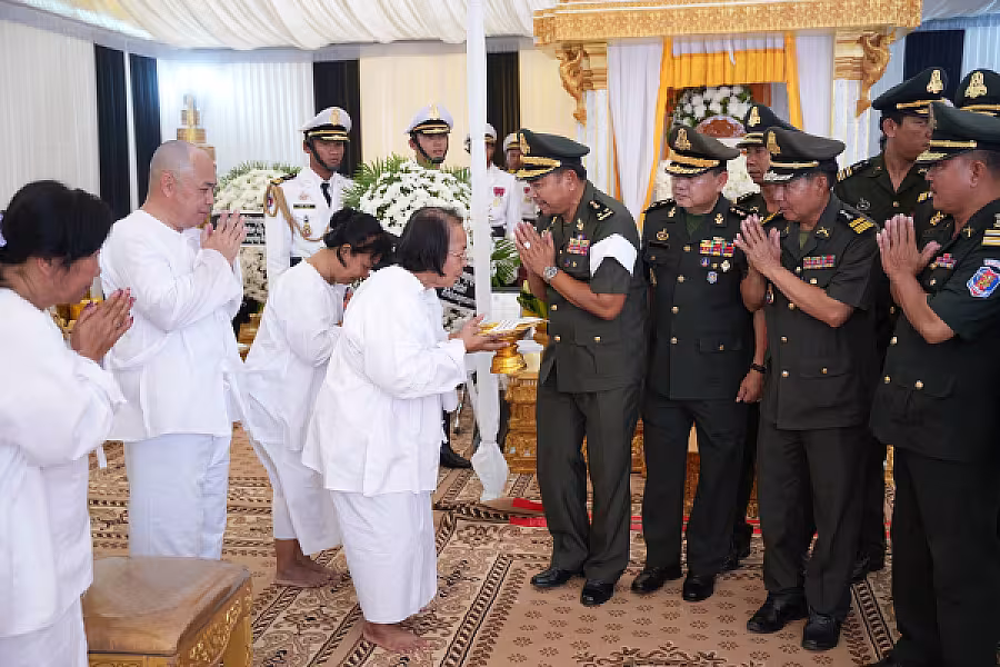 ឧត្តមសេនីយ៍ទោ ចេង ផាន់ អញ្ជើញគោរពវិញ្ញាណក្ខន្ធសព ឯកឧត្តម ឧត្តមសេនីយ៍ឯក ច័ន្ទ លំផាត់ - Image 8