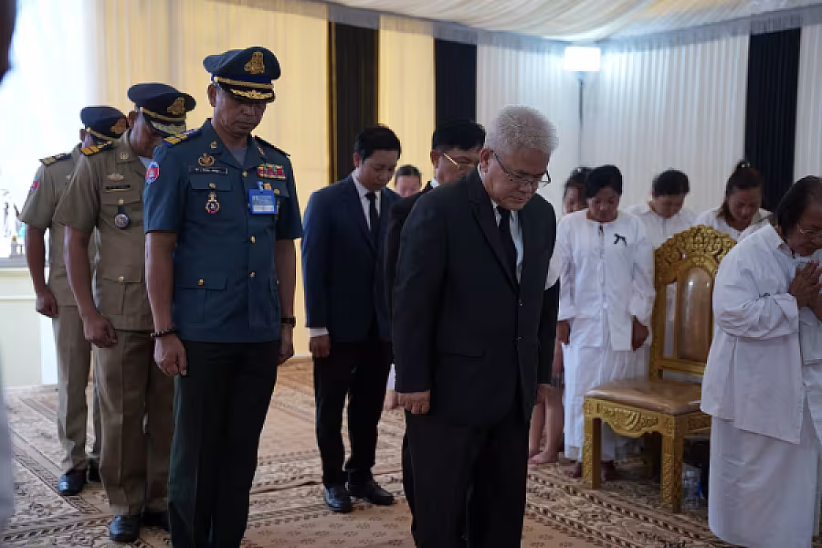 ឯកឧត្តម ផេង សិទ្ធី អញ្ជើញគោរពវិញ្ញាណក្ខន្ធសព ឯកឧត្តម ឧត្តមសេនីយ៍ឯក ច័ន្ទ លំផាត់ - Image 10