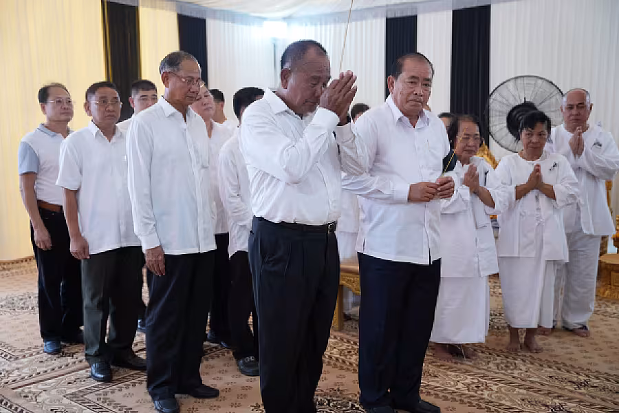 ឯកឧត្តម នាយឧត្តមសេនីយ៍ ចាប ភក្តី អញ្ជើញគោរពវិញ្ញាណក្ខន្ធសព ឯកឧត្តម ឧត្តមសេនីយ៍ឯក ច័ន្ទ លំផាត់ - Image 3