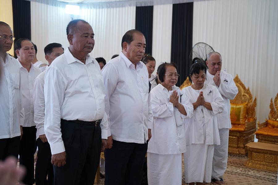 ឯកឧត្តម នាយឧត្តមសេនីយ៍ ចាប ភក្តី អញ្ជើញគោរពវិញ្ញាណក្ខន្ធសព ឯកឧត្តម ឧត្តមសេនីយ៍ឯក ច័ន្ទ លំផាត់ - Image 4