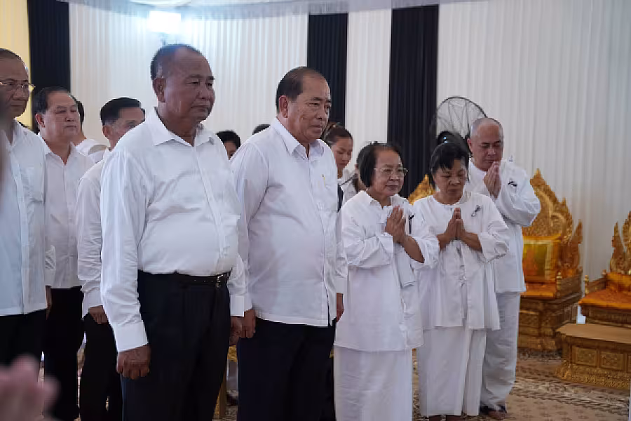 ឯកឧត្តម នាយឧត្តមសេនីយ៍ ចាប ភក្តី អញ្ជើញគោរពវិញ្ញាណក្ខន្ធសព ឯកឧត្តម ឧត្តមសេនីយ៍ឯក ច័ន្ទ លំផាត់ - Image 4