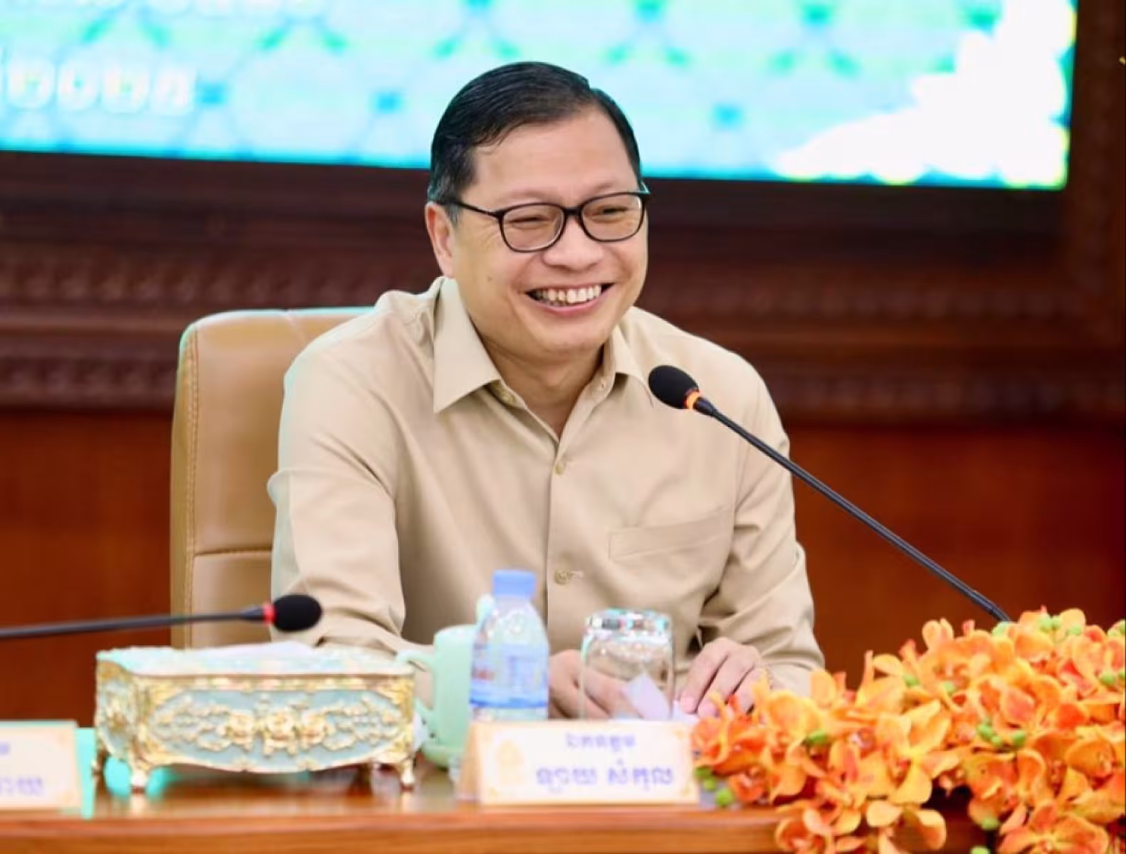 ឯកឧត្តម ឡាយ សំកុល អគ្គលេខាធិការព្រឹទ្ធសភា ចូលរួមឧបត្ថម្ភថវិកាចំនួន ៥,០០០,០០០រៀល ដើម្បីរៀបចំមហាសន្និបាតវិសាមញ្ញតំណាងសមាគមអតីតយុទ្ធជនកម្ពុជាទូទាំងប្រទេស