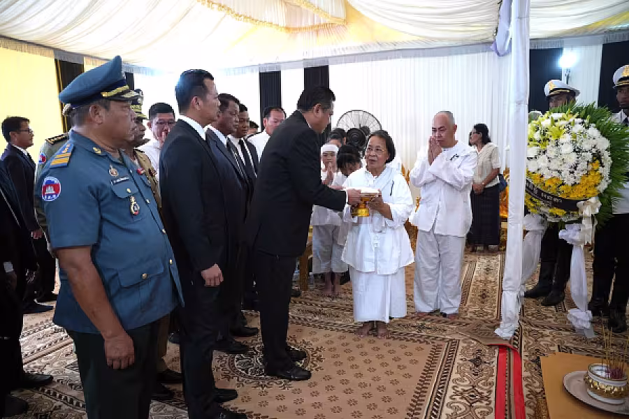 ឯកឧត្តម ប៉ែន កុសល្យ អញ្ជើញគោរពវិញ្ញាណក្ខន្ធសព ឯកឧត្តម ឧត្តមសេនីយ៍ឯក ច័ន្ទ លំផាត់ - Image 5