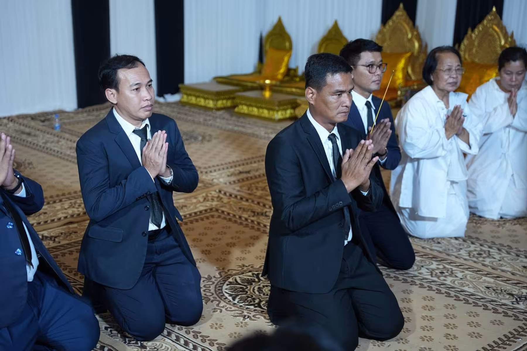 ឯកឧត្តម អៀង ពីសី នាយករងខុទ្ទកាល័យសម្តេចតេជោ ហ៊ុន សែន បានអញ្ជើញគោរពវិញ្ញាណក្ខន្ធសព ឯកឧត្តម ឧត្តមសេនីយ៍ឯក ច័ន្ទ លំផាត់