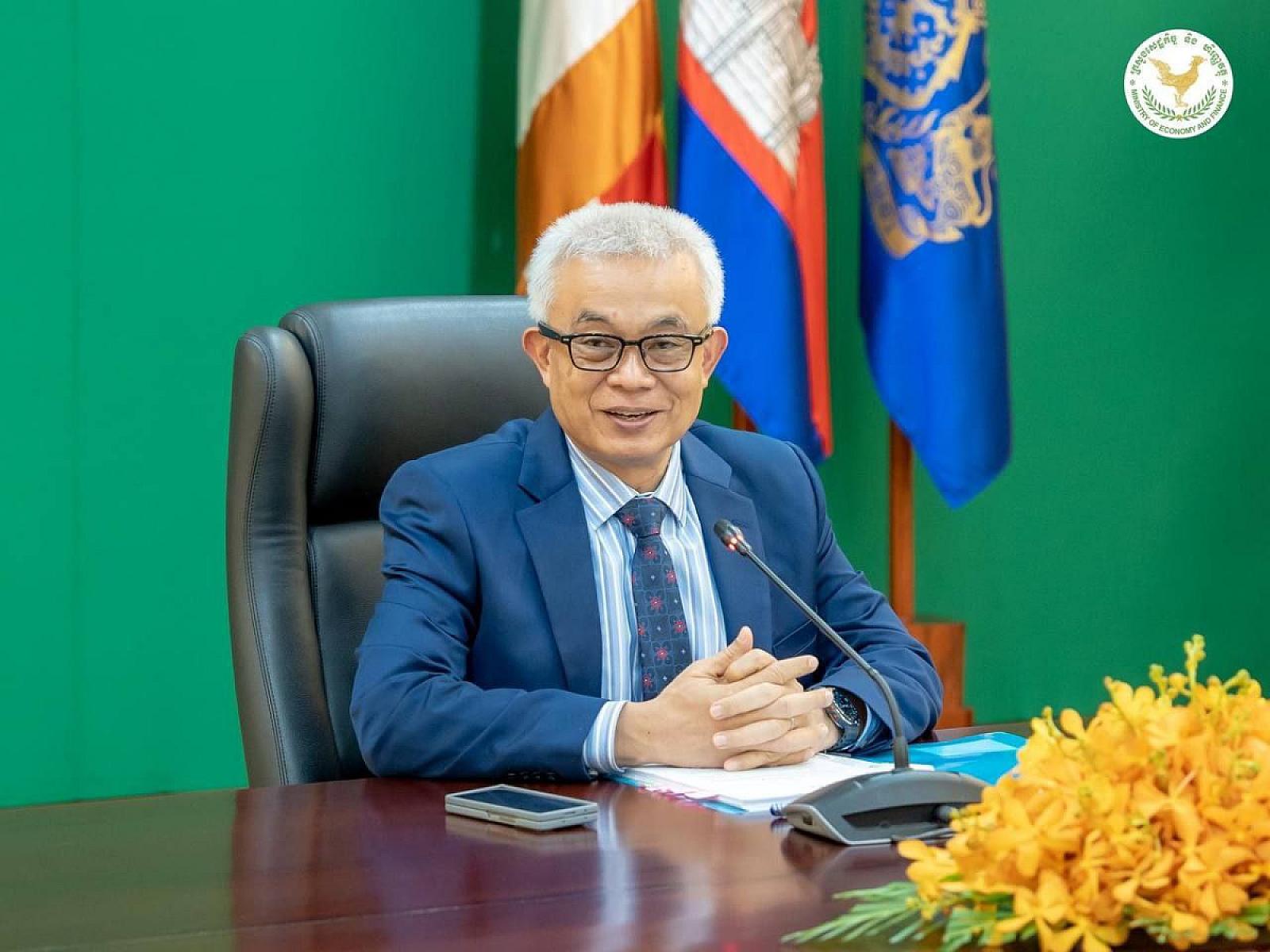 ឯកឧត្តម អគ្គបណ្ឌិតសភាចារ្យ អូន ព័ន្ធមុនីរ័ត្ន ឧបនាយករដ្ឋមន្រ្តី រដ្ឋមន្រ្តីក្រសួងសេដ្ឋកិច្ច និងហិរញ្ញវត្ថុ និងជាអនុប្រធាន សមាគមអតីតយុទ្ធជនកម្ពុជា បានចូលរួមឧបត្ថមថវិការ 10000ដុល្លារ ដើម្បីរៀបចំមហាសន្និបាតវិសាមញ្ញទូទាំងប្រទេសតំណាងសមាគមអតីតយុទ្ធជកម្ពុជា