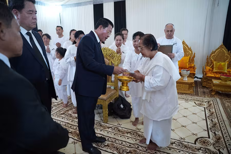 លោក ហេង សុថា អញ្ជើញគោរពវិញ្ញាណក្ខន្ធសព ឯកឧត្តម ឧត្តមសេនីយ៍ឯក ច័ន្ទ លំផាត់ - Image 6