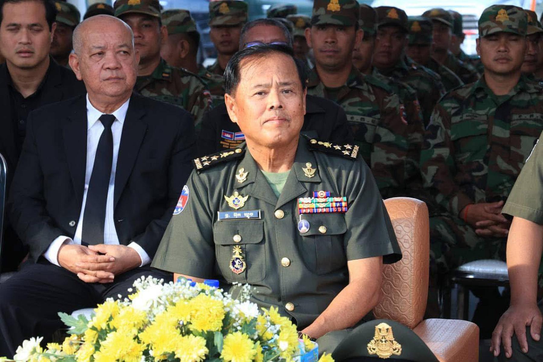 ឯកឧត្តម ឧត្តមសេនីយ៍ឯក អ៊ុក ឃ្នួច អនុរដ្ឋលេខាធិការក្រសួងការពារជាតិ បានចូលរួមឧបត្ថម្ភថវិកាចំនួន ២០០០ដុល្លារ ដេីម្បីរៀបចំមហាសន្និបាតវិសាមញ្ញតំណាងសមាគមអតីតយុទ្ធជនកម្ពុជាទូទាំងប្រទេស