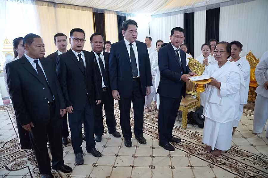 លោក ហេង សុថា អញ្ជើញគោរពវិញ្ញាណក្ខន្ធសព ឯកឧត្តម ឧត្តមសេនីយ៍ឯក ច័ន្ទ លំផាត់ - Image 7