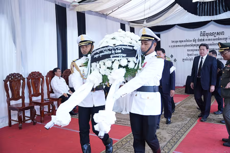 លោក ហេង សុថា អញ្ជើញគោរពវិញ្ញាណក្ខន្ធសព ឯកឧត្តម ឧត្តមសេនីយ៍ឯក ច័ន្ទ លំផាត់ - Image 9