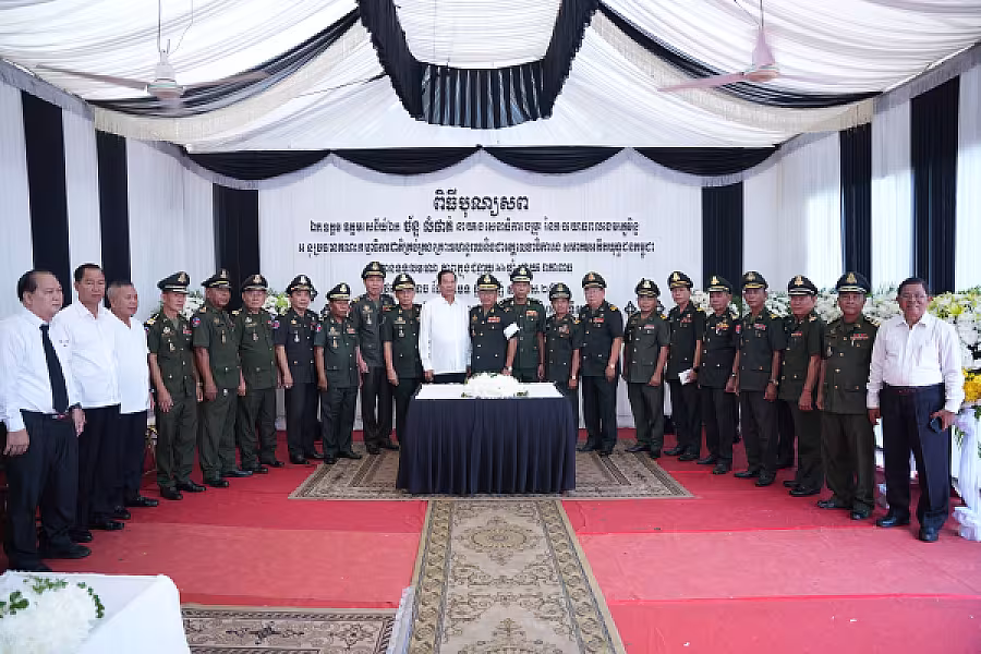 ឧត្តមសេនីយ៍ទោ ឈួន ផាត អញ្ជើញគោរពវិញ្ញាណក្ខន្ធសព ឯកឧត្តម ឧត្តមសេនីយ៍ឯក ច័ន្ទ លំផាត់ - Image 5