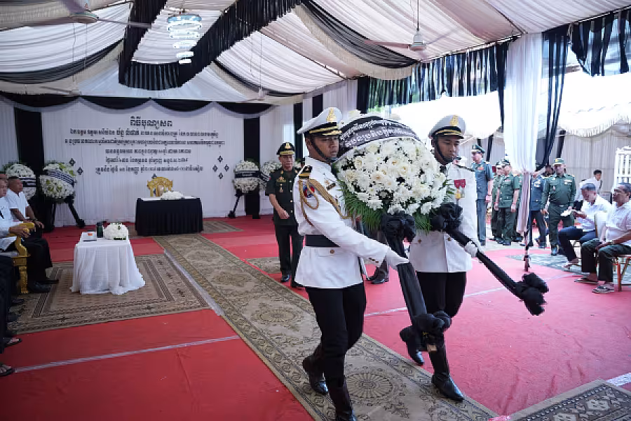 ឧត្តមសេនីយ៍ទោ ណៃ តឹងឡឹង អញ្ជើញគោរពវិញ្ញាណក្ខន្ធសព ឯកឧត្តម ឧត្តមសេនីយ៍ឯក ច័ន្ទ លំផាត់ - Image 2