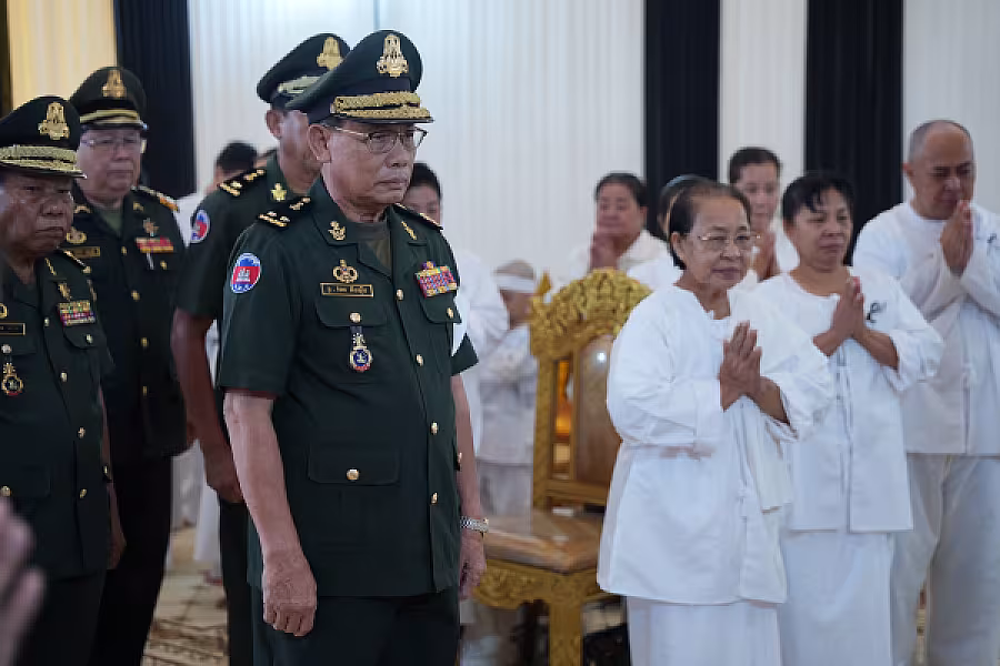 ឧត្តមសេនីយ៍ទោ ណៃ តឹងឡឹង អញ្ជើញគោរពវិញ្ញាណក្ខន្ធសព ឯកឧត្តម ឧត្តមសេនីយ៍ឯក ច័ន្ទ លំផាត់ - Image 4