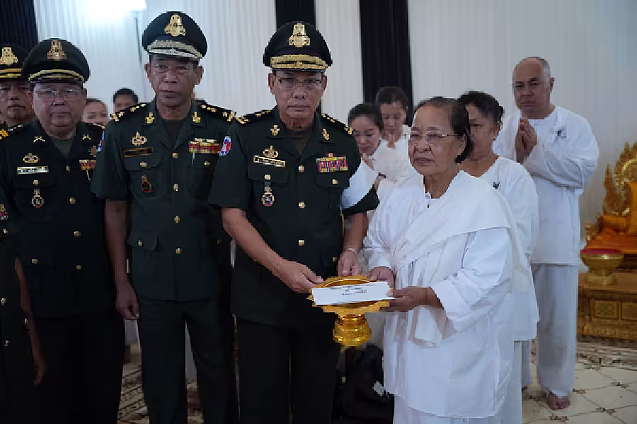 ឧត្តមសេនីយ៍ទោ ណៃ តឹងឡឹង អញ្ជើញគោរពវិញ្ញាណក្ខន្ធសព ឯកឧត្តម ឧត្តមសេនីយ៍ឯក ច័ន្ទ លំផាត់ - Image 7