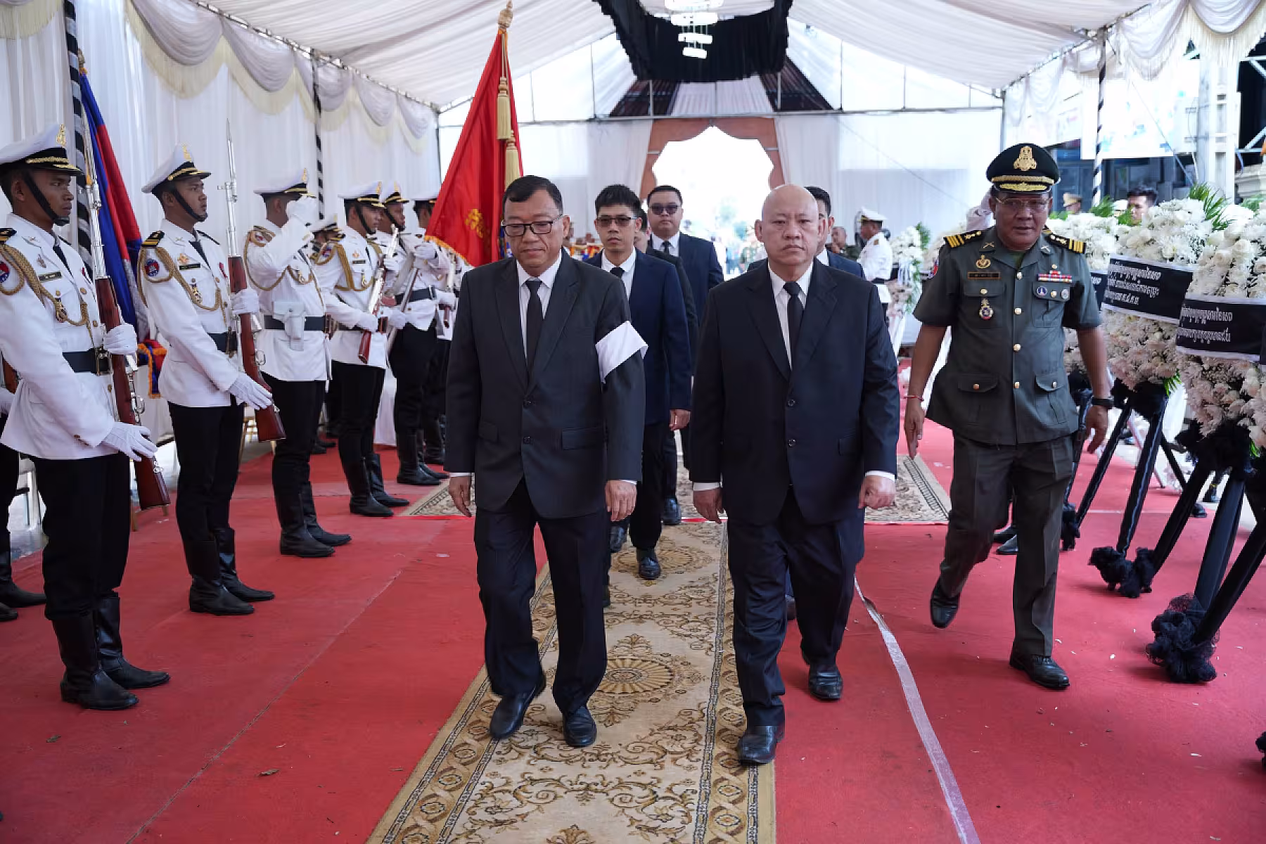 លោក តុប ឈុនហេង និង លោក គី ប៊ុណ្ណារ៉ា អញ្ជើញគោរពវិញ្ញាណក្ខន្ធសព ឯកឧត្តម ឧត្តមសេនីយ៍ឯក ច័ន្ទ លំផាត់