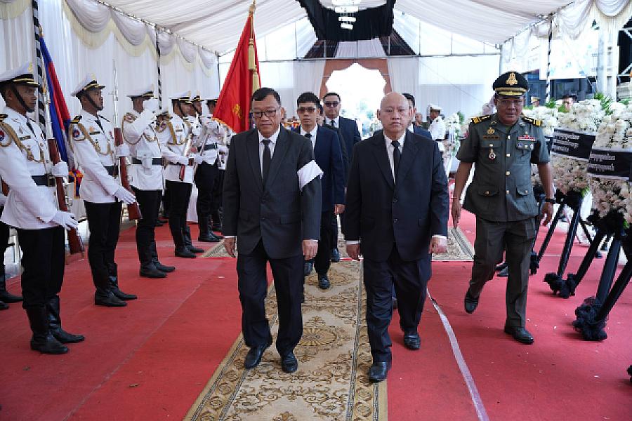 លោក តុប ឈុនហេង និង លោក គី ប៊ុណ្ណារ៉ា អញ្ជើញគោរពវិញ្ញាណក្ខន្ធសព ឯកឧត្តម ឧត្តមសេនីយ៍ឯក ច័ន្ទ លំផាត់