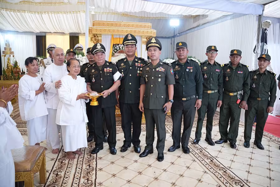 ឧត្តមសេនីយ៍ទោ ឭ ច័ន្ទតារា អញ្ជើញគោរពវិញ្ញាណក្ខន្ធសព ឯកឧត្តម ឧត្តមសេនីយ៍ឯក ច័ន្ទ លំផាត់ - Image 3