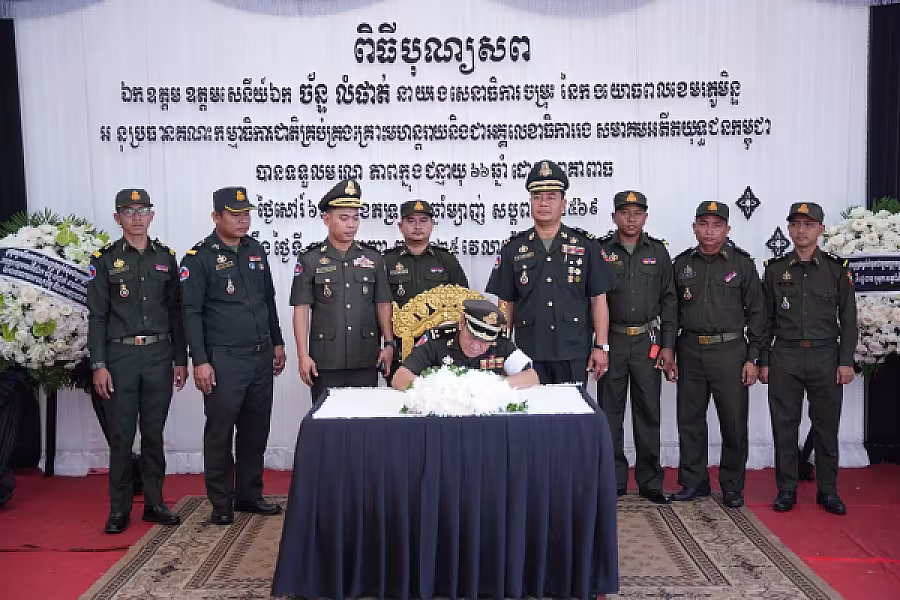 ឧត្តមសេនីយ៍ទោ ឭ ច័ន្ទតារា អញ្ជើញគោរពវិញ្ញាណក្ខន្ធសព ឯកឧត្តម ឧត្តមសេនីយ៍ឯក ច័ន្ទ លំផាត់ - Image 6