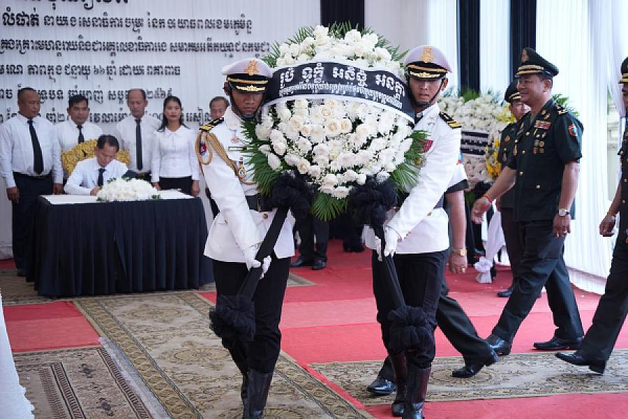 ឧត្តមសេនីយ៍ទោ ឭ ច័ន្ទតារា អញ្ជើញគោរពវិញ្ញាណក្ខន្ធសព ឯកឧត្តម ឧត្តមសេនីយ៍ឯក ច័ន្ទ លំផាត់ - Image 7