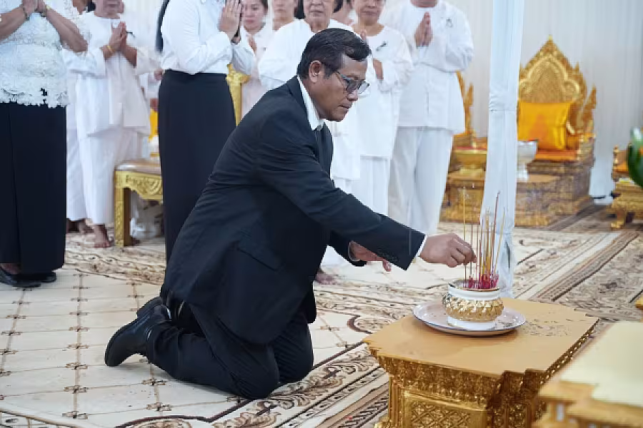 ប្រតិភូសាខាពន្ធដារខេត្តក្រចេះអញ្ជើញគោរពវិញ្ញាណក្ខន្ធសព ឯកឧត្តម ឧត្តមសេនីយ៍ឯក ច័ន្ទ លំផាត់  - Image 3