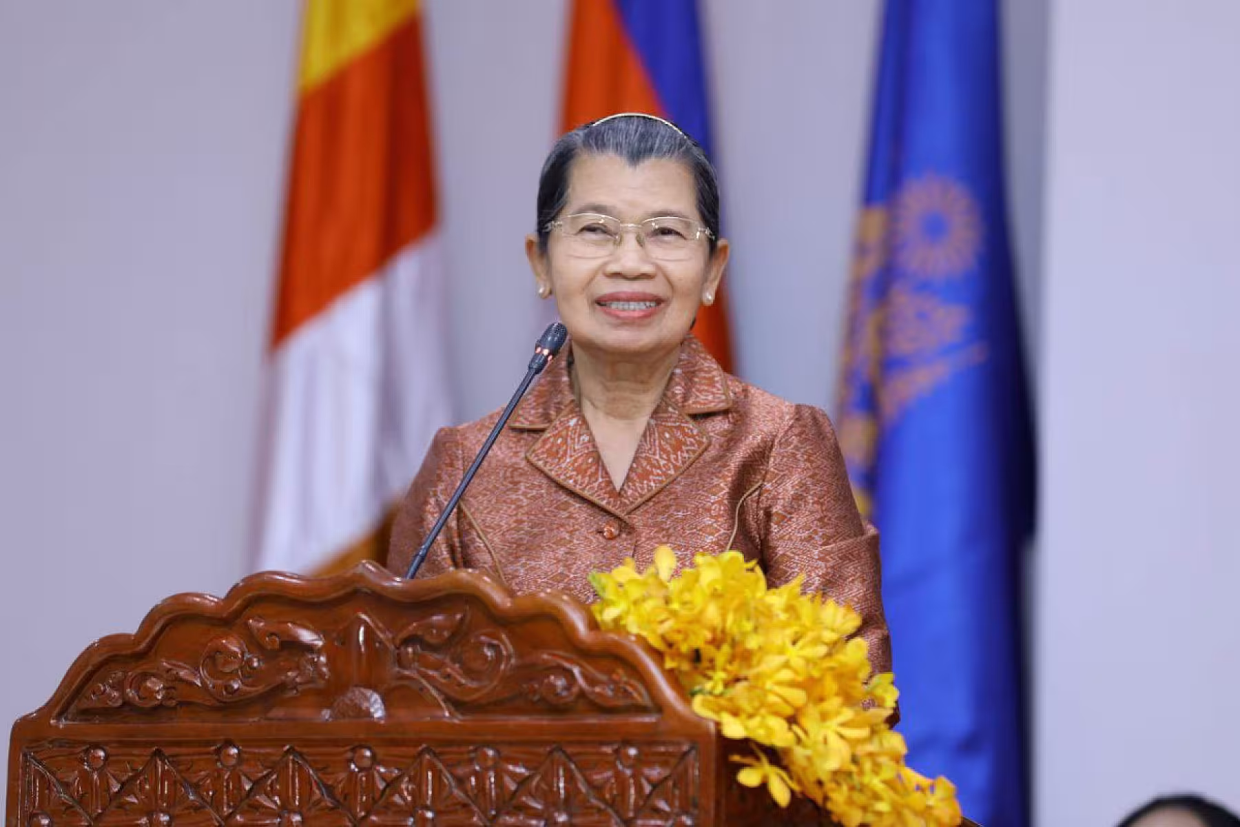 សម្តេចកិត្តិសង្គហបណ្ឌិត ម៉ែន សំអន ឧត្តមក្រុមប្រឹក្សាផ្ទាល់ព្រះមហាក្សត្រ និងជាអនុប្រធានស.អ.ក. ចូលរួមឧបត្ថម្ភថវិកាចំនួន ២០,០០០,០០០ រៀល ដើម្បីរៀបចំមហាសន្និបាតវិសាមញ្ញតំណាងសមាគមអតីតយុទ្ធជនកម្ពុជាទូទាំងប្រទេស