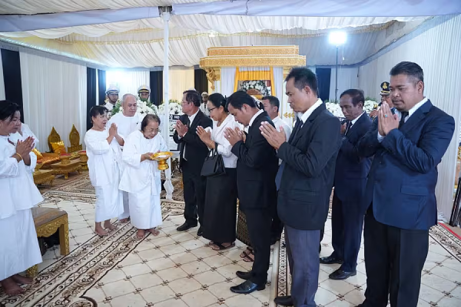 លោក ឡាយ បូរ៉ា អញ្ជើញគោរពវិញ្ញាណក្ខន្ធសព ឯកឧត្តម ឧត្តមសេនីយ៍ឯក ច័ន្ទ លំផាត់ - Image 8