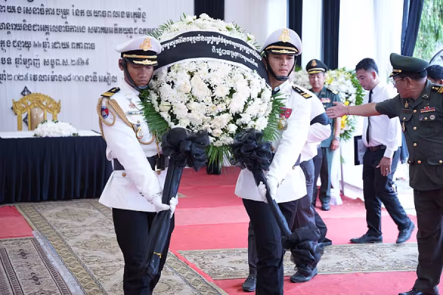 លោក នៅ សំដារ៉ារិទ្ធ អញ្ជើញគោរពវិញ្ញាណក្ខន្ធសព ឯកឧត្តម ឧត្តមសេនីយ៍ឯក ច័ន្ទ លំផាត់ - Image 5