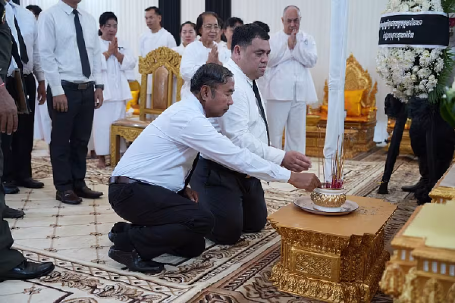 លោក នៅ សំដារ៉ារិទ្ធ អញ្ជើញគោរពវិញ្ញាណក្ខន្ធសព ឯកឧត្តម ឧត្តមសេនីយ៍ឯក ច័ន្ទ លំផាត់ - Image 6