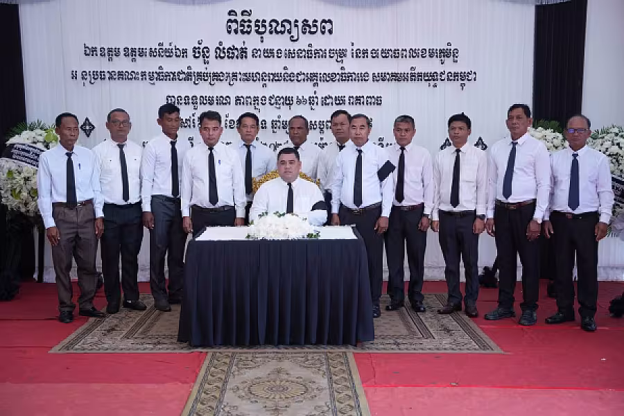 លោក នៅ សំដារ៉ារិទ្ធ អញ្ជើញគោរពវិញ្ញាណក្ខន្ធសព ឯកឧត្តម ឧត្តមសេនីយ៍ឯក ច័ន្ទ លំផាត់ - Image 10