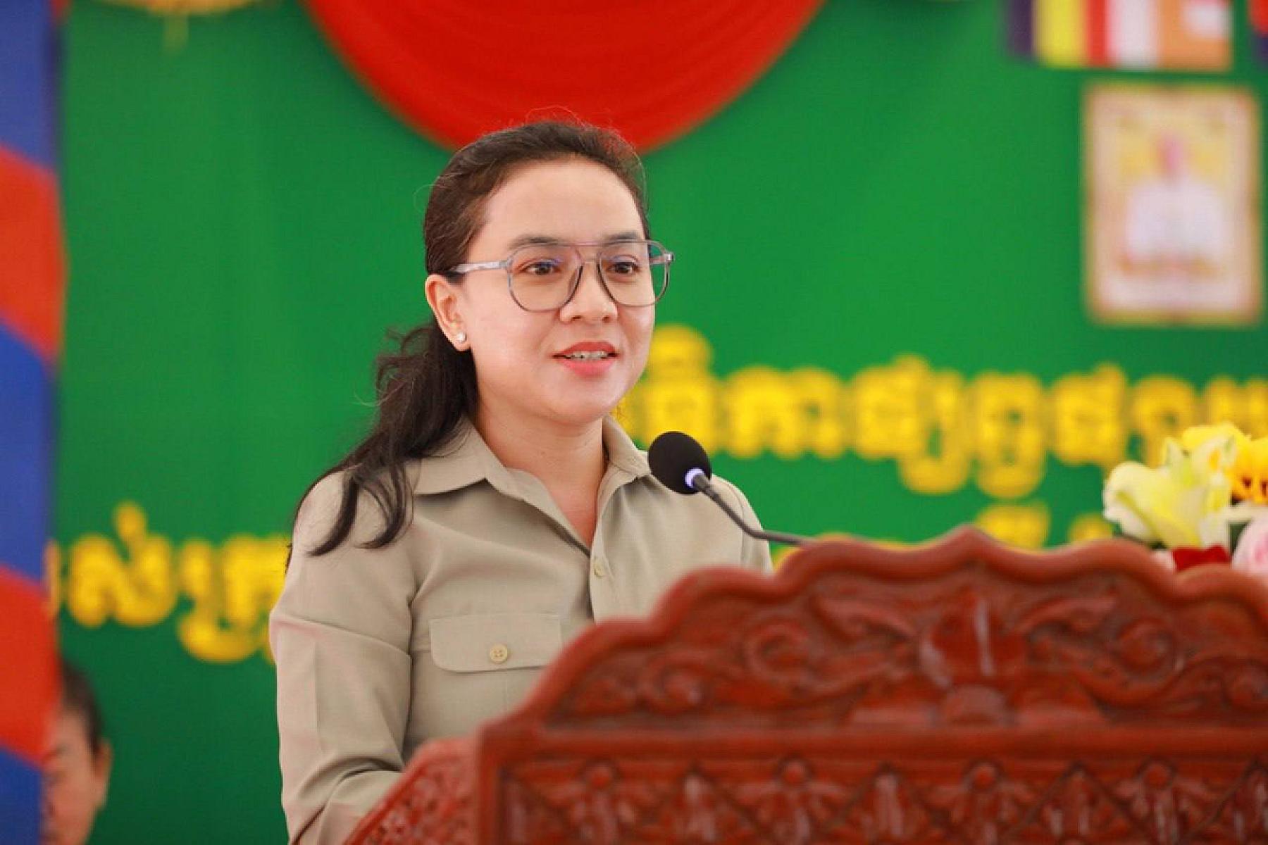 លោកស្រី តិមា វិច្ឆិកាល  អភិបាលរង នៃគណៈអភិបាលរាជធានីភ្នំពេញ ចូលរួមឧបត្ថម្ភថវិកា ចំនួន ៨០០,០០០រៀល ដើម្បីរៀបចំមហាសន្និបាតវិសាមញ្ញតំណាងសមាគមអតីតយុទ្ធជនកម្ពុជាទូទាំងប្រទេស