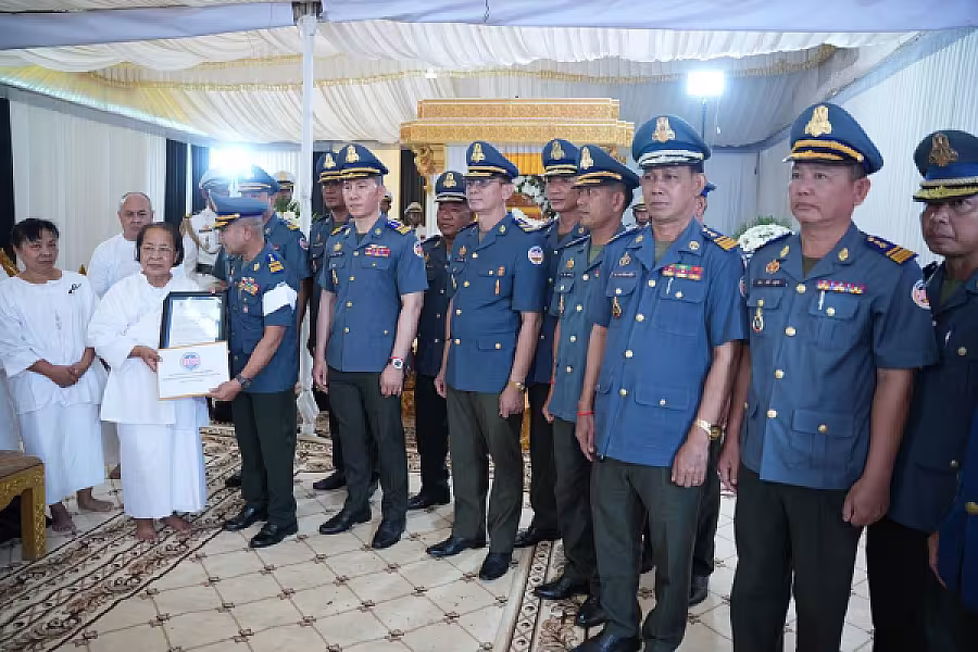 វរសេនីយ៍ឯក ម៉ៅ រ៉ាន្នី អញ្ជើញគោរពវិញ្ញាណក្ខន្ធសព ឯកឧត្តម ឧត្តមសេនីយ៍ឯក ច័ន្ទ លំផាត់  - Image 6