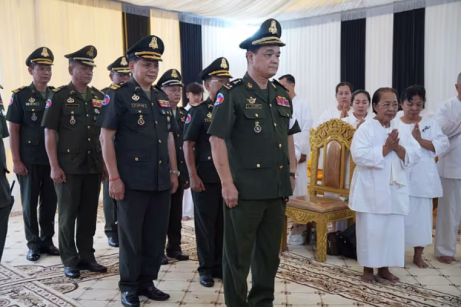 ឧត្តមសេនីយ៍ទោ សន សុផល អញ្ជើញគោរពវិញ្ញាណក្ខន្ធសព ឯកឧត្តម ឧត្តមសេនីយ៍ឯក ច័ន្ទ លំផាត់ - Image 5