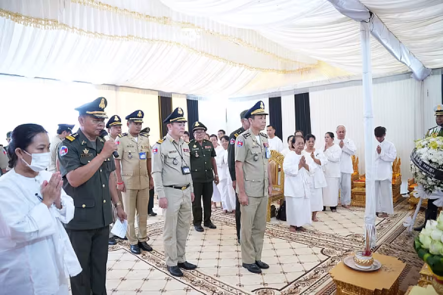 ឧត្តមសេនីយ៍ត្រី ធាន ពិសិដ្ឋ អញ្ជើញគោរពវិញ្ញាណក្ខន្ធសព ឯកឧត្តម ឧត្តមសេនីយ៍ឯក ច័ន្ទ លំផាត់  - Image 2