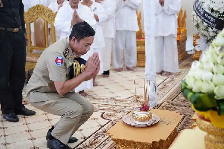 ឧត្តមសេនីយ៍ត្រី ធាន ពិសិដ្ឋ អញ្ជើញគោរពវិញ្ញាណក្ខន្ធសព ឯកឧត្តម ឧត្តមសេនីយ៍ឯក ច័ន្ទ លំផាត់  - Image 5