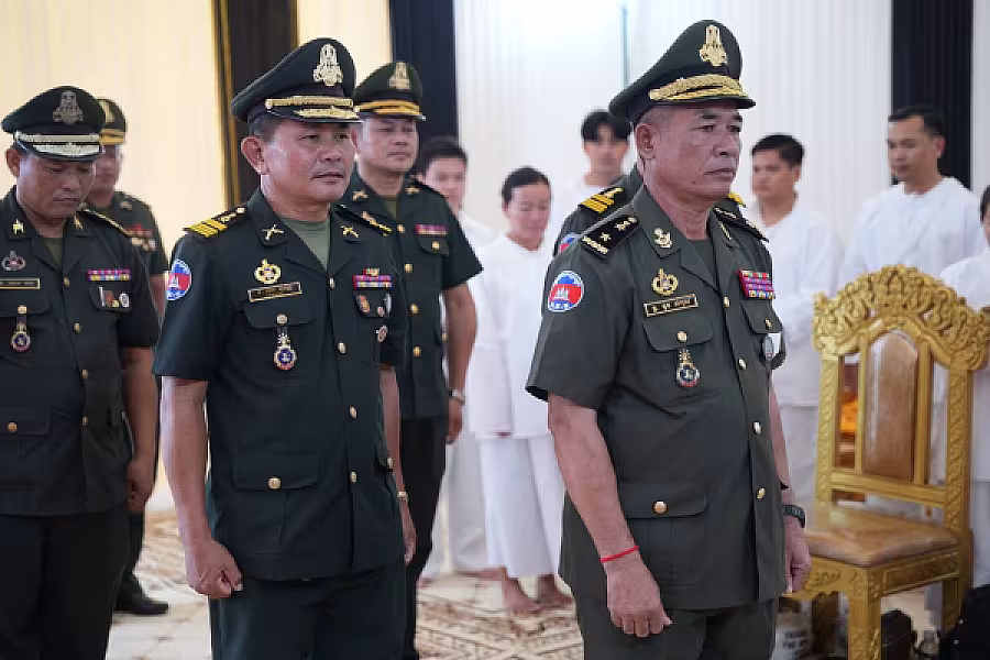 ឧត្តមសេនីយ៍ត្រី នូវ សំអុល អញ្ជើញគោរពវិញ្ញាណក្ខន្ធសព ឯកឧត្តម ឧត្តមសេនីយ៍ឯក ច័ន្ទ លំផាត់ - Image 3