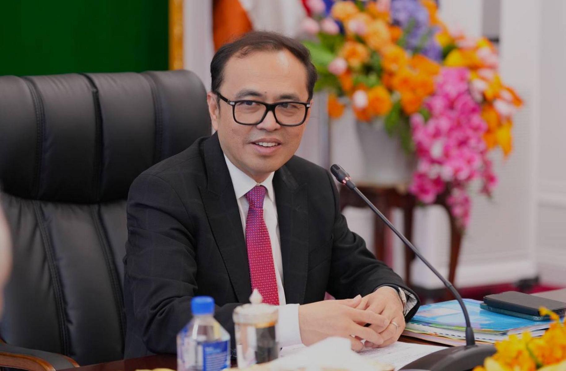 ឯកឧត្តម វង្សី វិសុទ្ធ ឧបនាយករដ្ឋមន្រ្តី រដ្ឋមន្រ្តីទទួលបន្ទុកទីស្តីការគណៈរដ្ឋមន្រ្តី និងជាសមាជិកគណៈកម្មាធិការកណ្តាល ស.អ.ក. ចូលរួមឧបត្ថម្ភថវិកាចំនួន ២០,០០០,០០០ រៀល ដើម្បីរៀបចំមហាសន្និបាតវិសាមញ្ញតំណាងសមាគមអតីតយុទ្ធជនកម្ពុជាទូទាំងប្រទេស