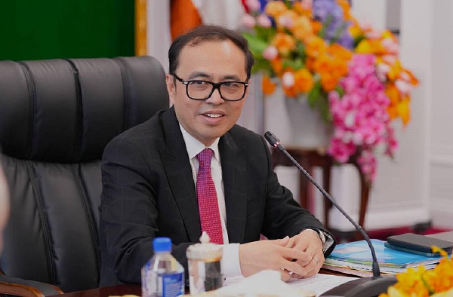 ឯកឧត្តម វង្សី វិសុទ្ធ ឧបនាយករដ្ឋមន្រ្តី រដ្ឋមន្រ្តីទទួលបន្ទុកទីស្តីការគណៈរដ្ឋមន្រ្តី និងជាសមាជិកគណៈកម្មាធិការកណ្តាល ស.អ.ក. ចូលរួមឧបត្ថម្ភថវិកាចំនួន ២០,០០០,០០០ រៀល ដើម្បីរៀបចំមហាសន្និបាតវិសាមញ្ញតំណាងសមាគមអតីតយុទ្ធជនកម្ពុជាទូទាំងប្រទេស