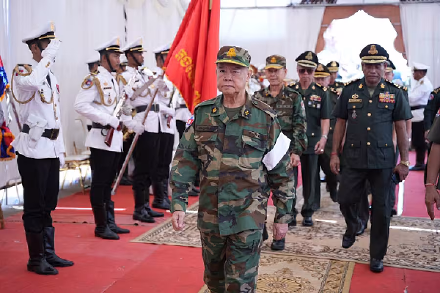 ឯកឧត្តម នាយឧត្តមសេនីយ៍ ម៉ៅ សុផាន់ អញ្ជើញគោរពវិញ្ញាណក្ខន្ធសព ឯកឧត្តម ឧត្តមសេនីយ៍ឯក ច័ន្ទ លំផាត់  - Image 2