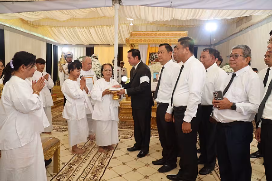 ឯកឧត្តម អ៊ុន ចាន់ដា អញ្ជើញគោរពវិញ្ញាណក្ខន្ធសព ឯកឧត្តម ឧត្តមសេនីយ៍ឯក ច័ន្ទ លំផាត់ - Image 5