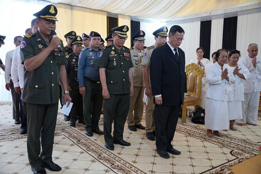 ឯកឧត្តម ខៀវ រិទ្ធិភ័ណ្ឌ អញ្ជើញគោរពវិញ្ញាណក្ខន្ធសព ឯកឧត្តម ឧត្តមសេនីយ៍ឯក ច័ន្ទ លំផាត់ - Image 4